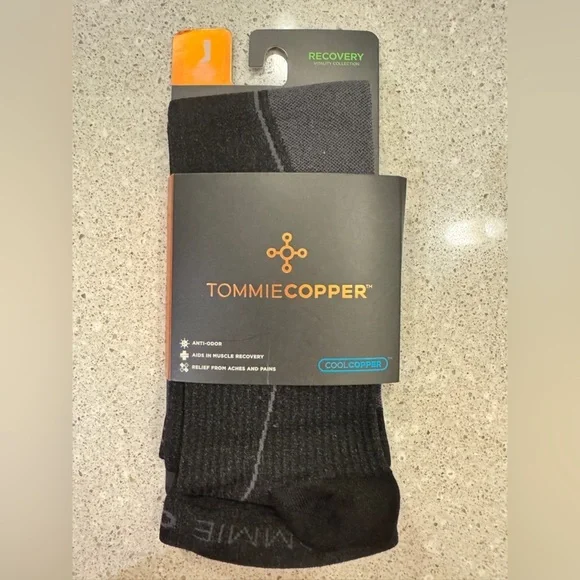 TOMMIE COPPER Size 12-14.5 Recovery Vitality Collection Crew Sock Men's NEW - Picture 1 of 7